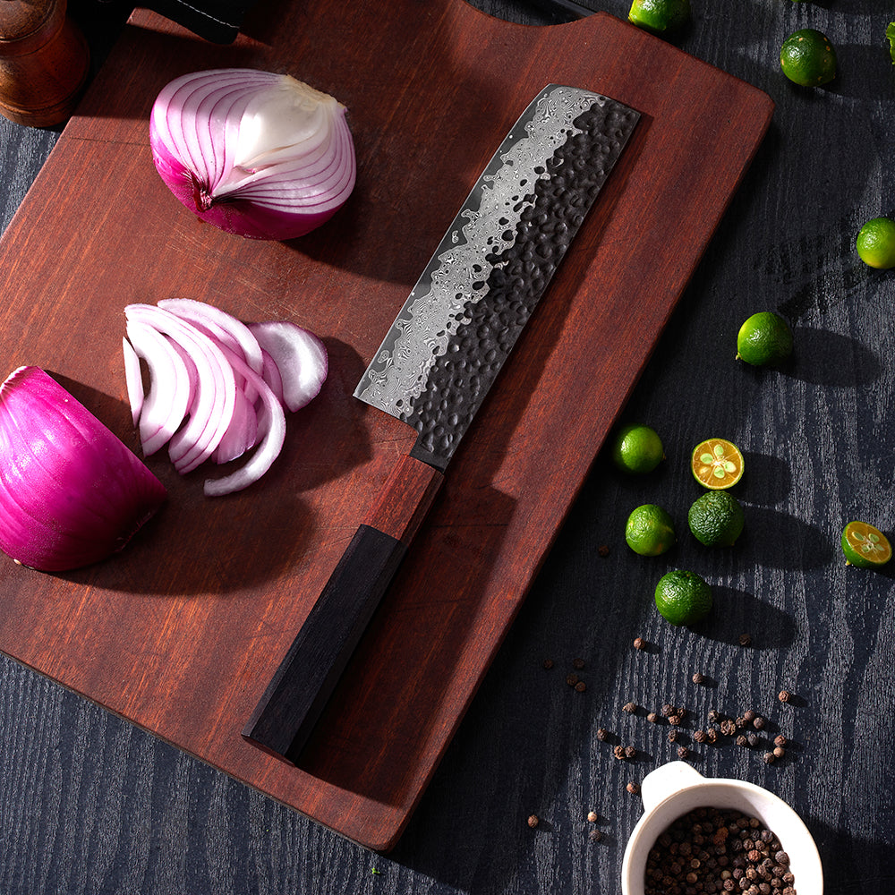 Kitchen knife with damascus sharp and beautiful cutting onions